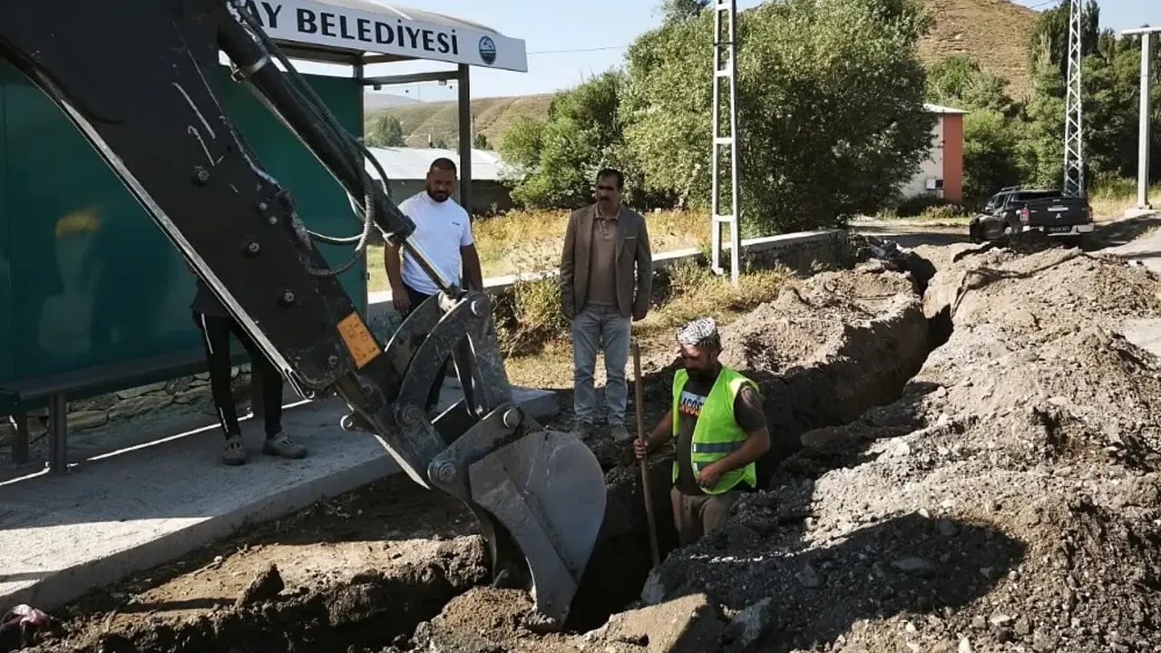 Taşlıçay’da Tarihi Dönüşüm: İlçenin Çehresini Değiştirecek Dev Altyapı Hamlesinde Kazma Vuruldu!