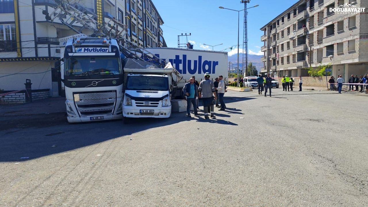Iğdır’da tır ile hafif ticari araç arasında takip gerilimi kazayla sonuçlandı