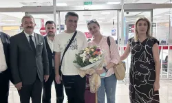 Tahran’dan Van’a direkt uçuşlar başladı: İlk turist kafilesi çiçeklerle karşılandı