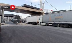 Doğubayazıt’ta Gürbulak yolunda tır yoğunluğu