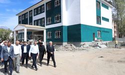 Ağrı Valisi Bozkurt Doğubayazıt’taki okul inşaatlarını inceledi
