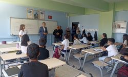 Ağrı İl Milli Eğitim Müdürü Çakan Diyadin'deki okulları denetledi