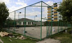 Ağrı’da tenis kortlarının zemini yenileniyor