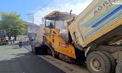 Ağrı’da yıpranan yollar asfaltla yenileniyor