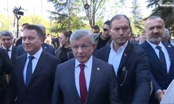 Ahmet Davutoğlu “Cumhurbaşkanına hakaret” soruşturmasında ifade verdi