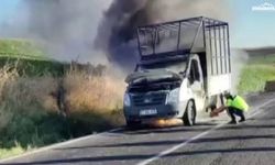 Diyarbakır'da yanan araçta büyük maddi hasar oluştu