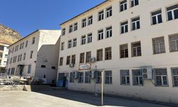Diyarbakır'da yarım asırlık okul yıkılıyor
