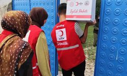 Patnos Kızılay gönüllüleri Badişan Mahallesi'nde yardım dağıttı