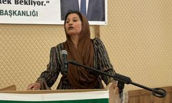 Fistan giyip kürsüye çıktı, Çiftçilerden büyük alkış aldı