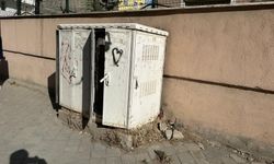 Doğubayazıt’ta internet panolarının hali tepki topladı
