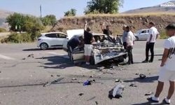 Malatya’da iki araç kafa kafaya çarpıştı: 2 yaralı