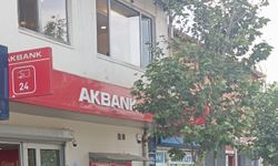 Doğubayazıt esnafı tepkili: Akbank kapılarını kapatıyor