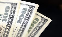 Serbest piyasada döviz açılışı: Dolar 49 lira sınırında