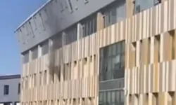 Van’da hastanede korkutan yangın: Servisler boşaltılıyor