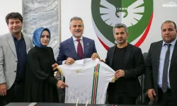 Yeniden Refah heyetinden Süper Lig lideri Amedspor’a ziyaret