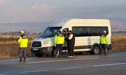 Ağrı'da okul servislerinde emniyet kemeri denetimi