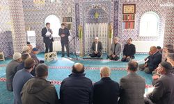 Ağrı'da umreye gidecek vatandaşlara seminer verildi