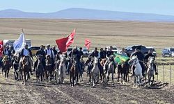 Kars’ta rahvan atlar nefes kesti: Geleneksel yarışlara yoğun ilgi