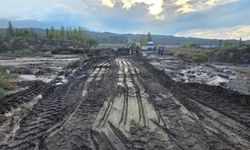 Iğdır’da şiddetli yağışın zarar verdiği köy yollarında çalışma başlatıldı