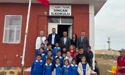Tutak Belediye Başkanı Sayan, Sincan Köyü’nde Öğrencilerle Buluştu