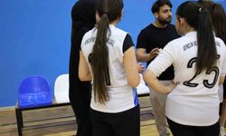 Ağrı ve Van’ın kız çocukları voleybol sahasında buluştu