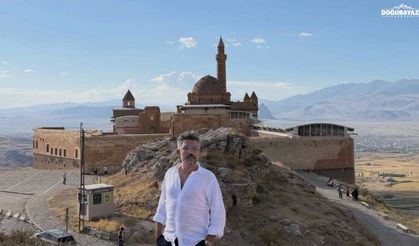 Doğubayazıt'ta ünlü konuk: Mert Turak sarayı ziyaret etti