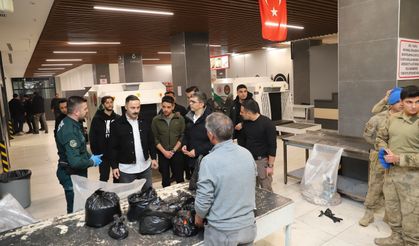 Gürbulak Gümrük Kapısı'nda Gece Mesaisi, Kaymakam Ayvat Yerinde İnceledi