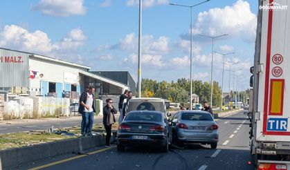 Ağrı Sanayi Kavşağı’nda Üç Araçlı Zincirleme Kaza