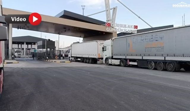 Doğubayazıt’ta Gürbulak yolunda tır yoğunluğu