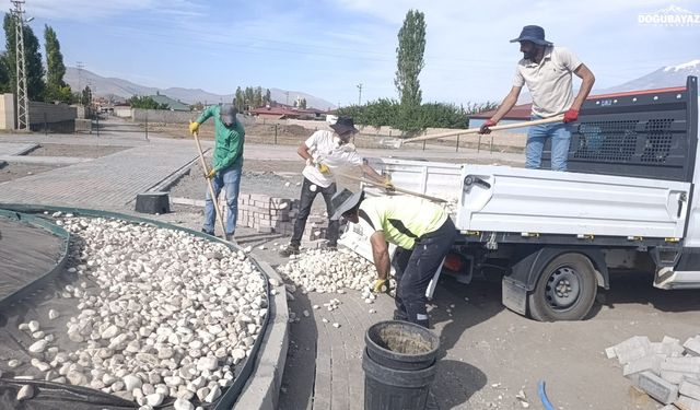 Doğubayazıt’ta Sanayi Mahallesi’nin parkı yenileniyor