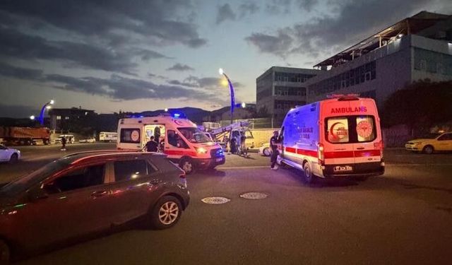Bingöl’de iki otomobil çarpıştı: 4 yaralı
