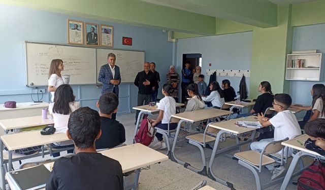 Ağrı İl Milli Eğitim Müdürü Çakan Diyadin'deki okulları denetledi