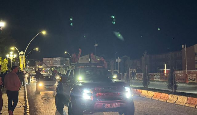 Amedspor’un Zaferi Ağrı ve ilçelerinde Coşkuyla Kutlandı
