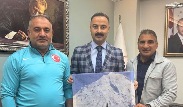 Doğubayazıt’ta Kaymakam Ayvat’a köy derneğinden ziyaret
