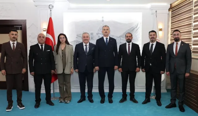 Ağrı Valisi Önder Bozkurt CHP heyetini kabul etti