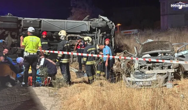 Nurdağı’nda feci kaza: Minibüs devrildi, 7 Ölü 13 Yaralı
