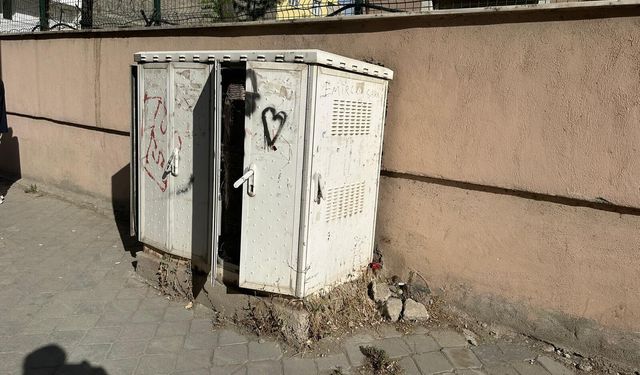 Doğubayazıt’ta internet panolarının hali tepki topladı