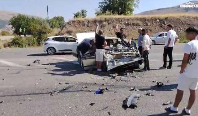 Malatya’da iki araç kafa kafaya çarpıştı: 2 yaralı