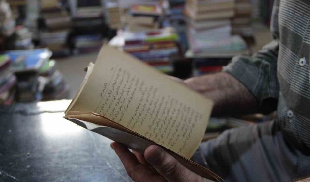 Rus yazar Petrov’un "İdealist Öğretmen" kitabının Osmanlıca baskısı Erzurum’da bir sahafta çıktı