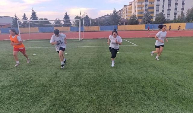 Ağrı'da kadın futbolu hedefini büyüttü: Hedef 1. Lig