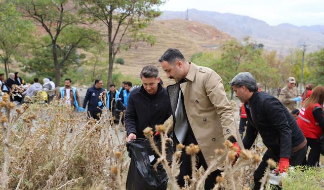 Doğubayazıt’ta çevre temizliği etkinliği düzenlendi