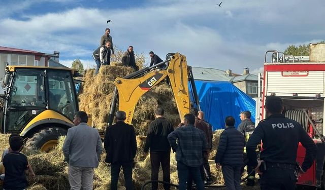 Erzurum Karayazı'da ev önündeki otlarda çıkan yangın korkuttu