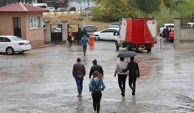 Ağrı’ya sağanak uyarısı: Sel ve heyelan tehlikesine karşı dikkat!