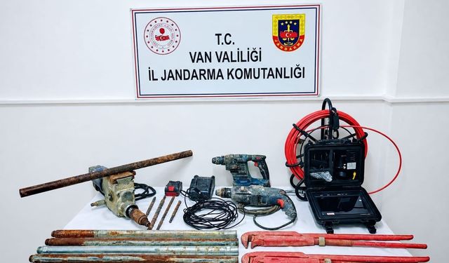 Van’da sit alanında kaçak kazı yapan 2 kişi suçüstü yakalandı
