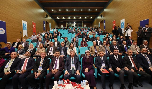 Nuh'un Gemisi araştırmaları Ağrı'da masaya yatırıldı