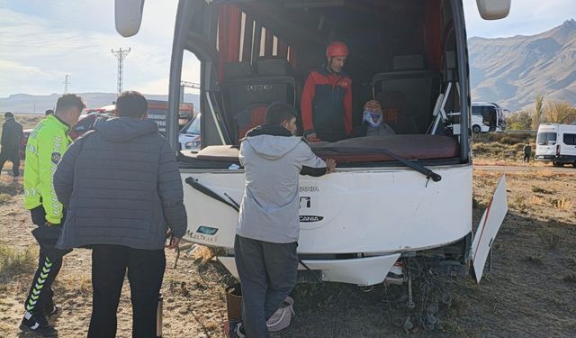 Gürbulak Yolunda Kaza: 1’i ağır 5 yaralı