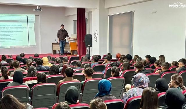 Patnos’ta lise öğrencilerine bağımlılıkla mücadele eğitimi
