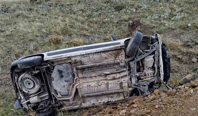 Takla atan otomobil korkuttu: 2 kişi yaralandı