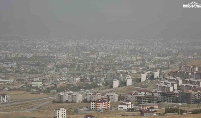 Van’da toz taşınımı etkili oldu