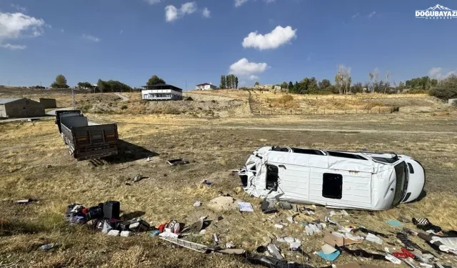 Van'daki feci kazada polis memuru hayatını kaybetti
